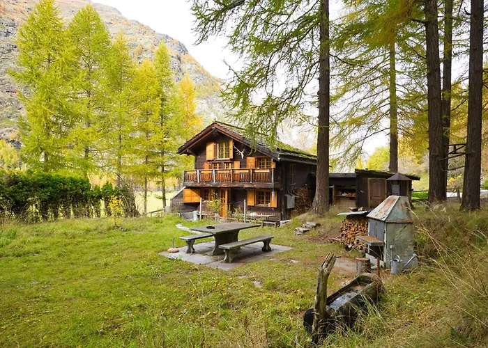 Laetthaus Rot By Interhome