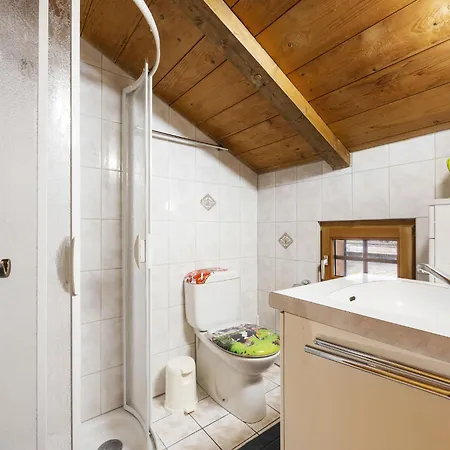 Laetthaus Rot By Interhome Сasa de vacaciones *