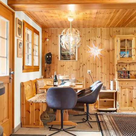 Laetthaus Rot By Interhome Сasa de vacaciones Täsch